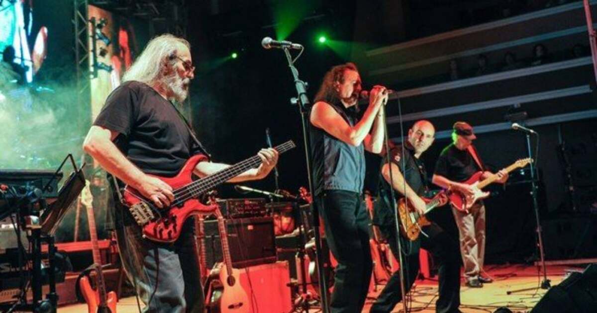 Spitalul de Urgență și alți muzicieni susțin un concert la Rock for Revolution