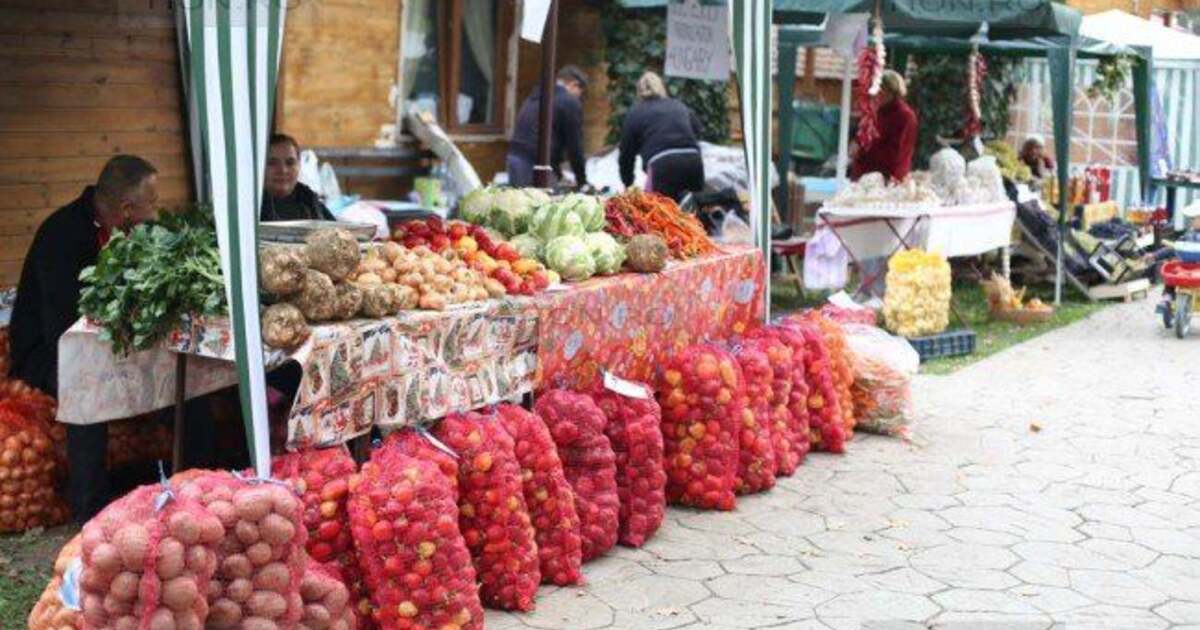 Targul Roadele Toamnei se amana. Legume, fructe, branza si carnati la ...