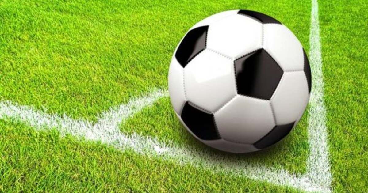 Trei Firme Curioase De Terenul De Fotbal Din Zona Mircea Cel B tr n
