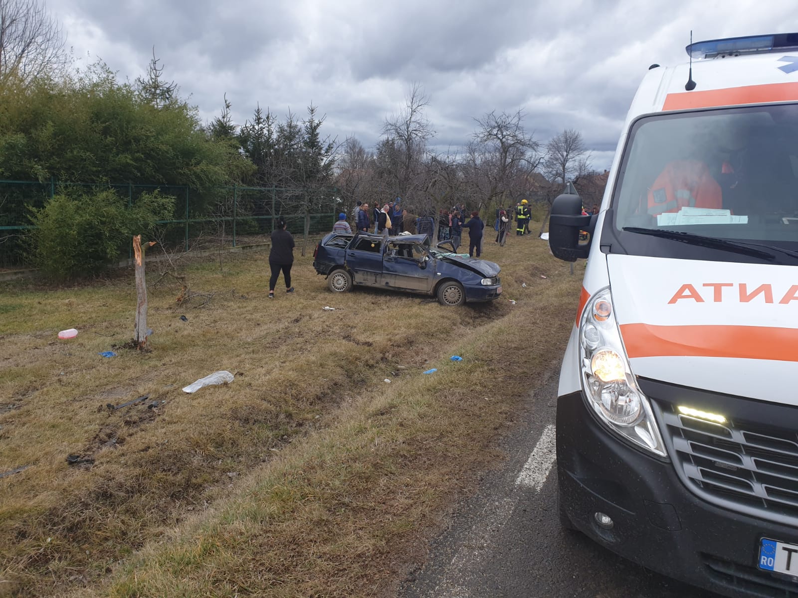 Femeie moartă și trei persoane rănite în urma unui accident de circulație, în localitatea timișeană Berini