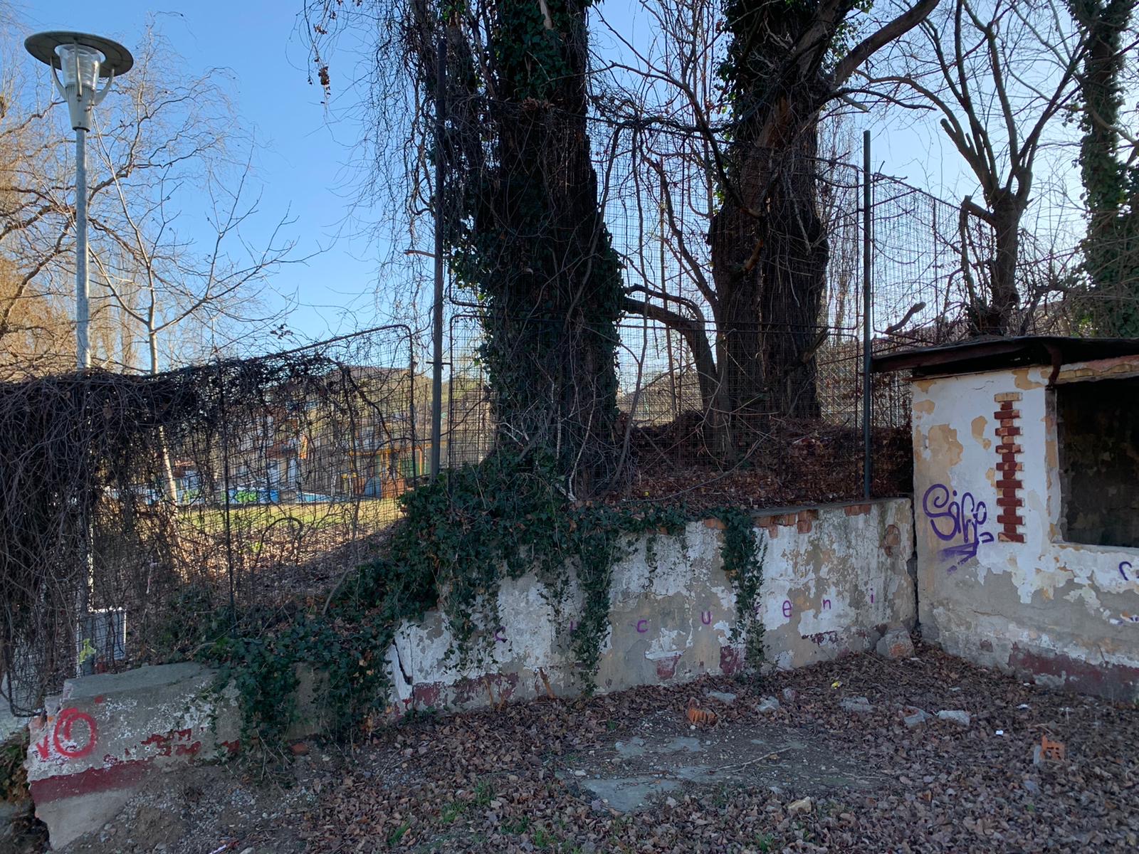 ruine baza sportiva podul jiul 22