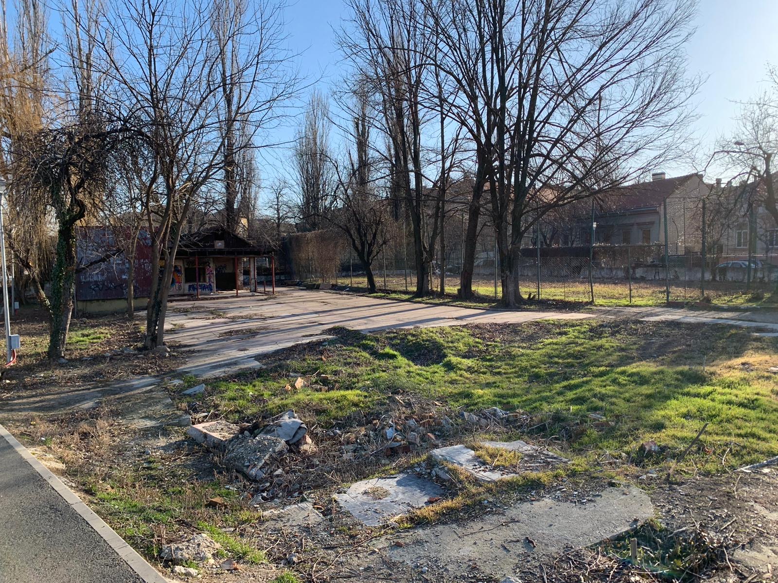 ruine baza sportiva podul jiul 25