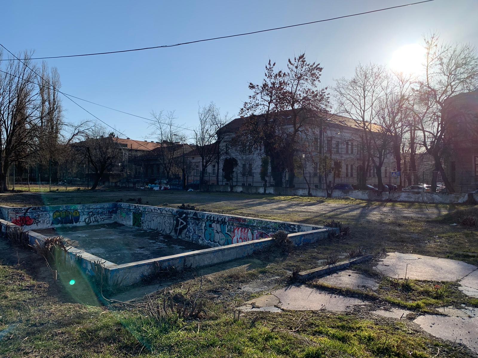 ruine baza sportiva podul jiul 26