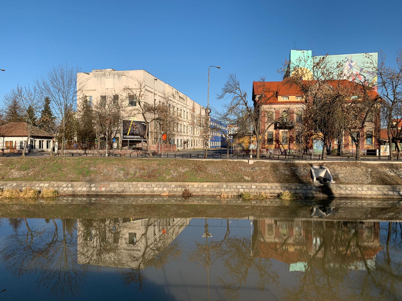 ruine baza sportiva podul jiul 30