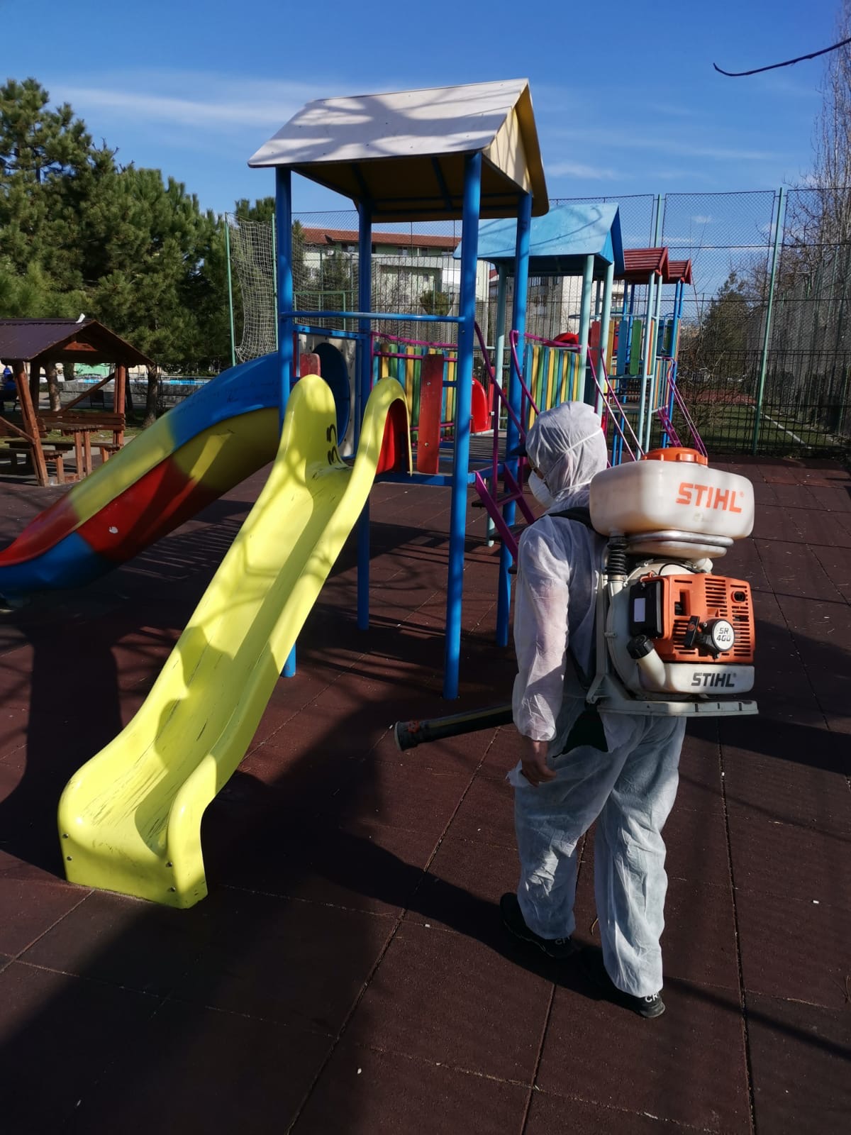 dezinfectare locuri de joaca si parcuri coronavirus 1