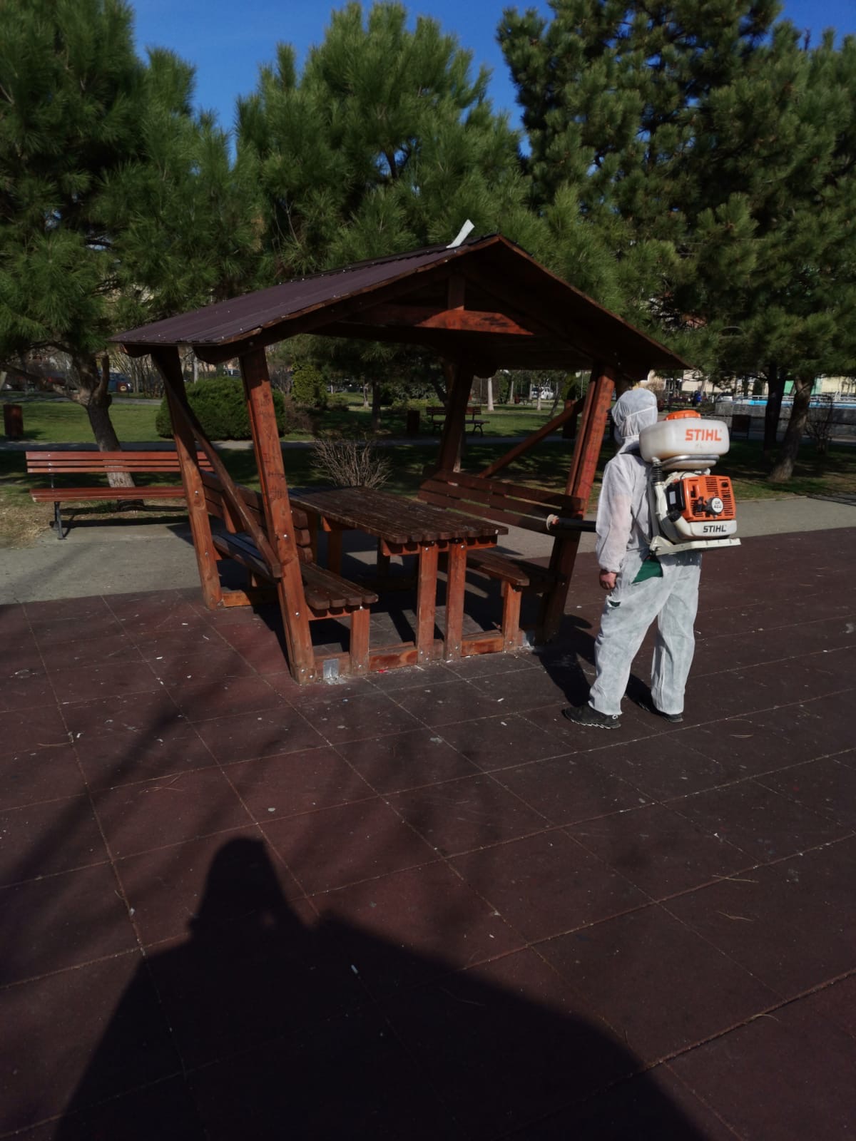 dezinfectare locuri de joaca si parcuri coronavirus 10