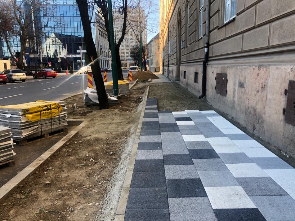 pavaj nou centru inalul I dale de pavaj alb negru 2