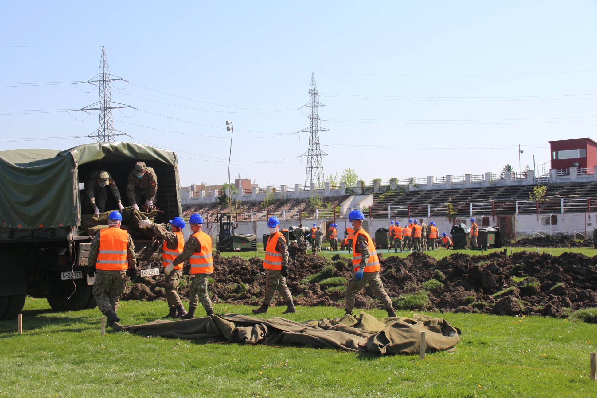 Au început lucrările de amenajare pentru amplasarea spitalului militar pentru pacienții cu COVID-19 la Stadionul CFR Timișoara