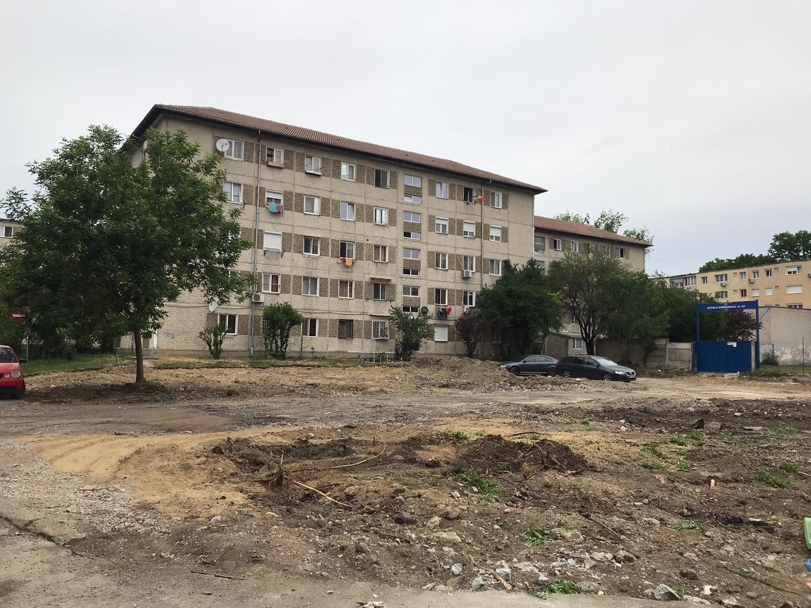 amenajare parcare str ulmului dacia copaci muncitori sdm 1