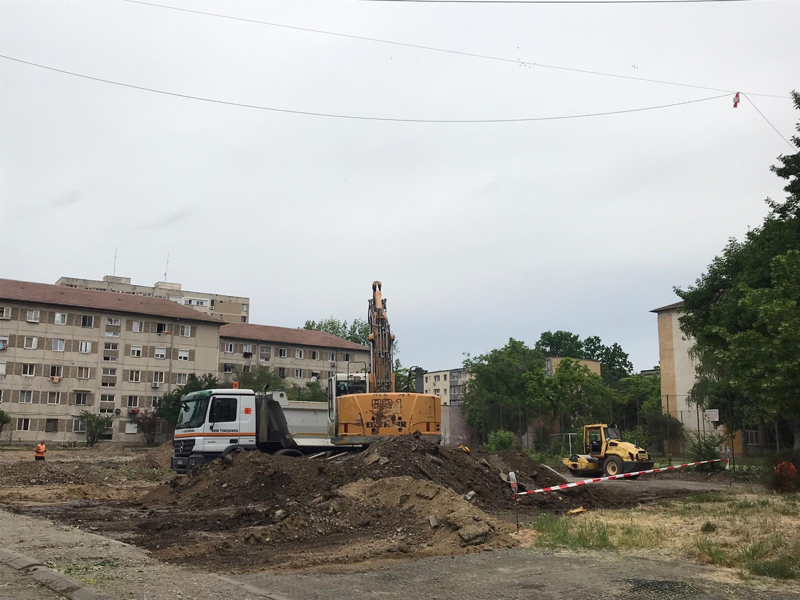 amenajare parcare str ulmului dacia copaci muncitori sdm 3