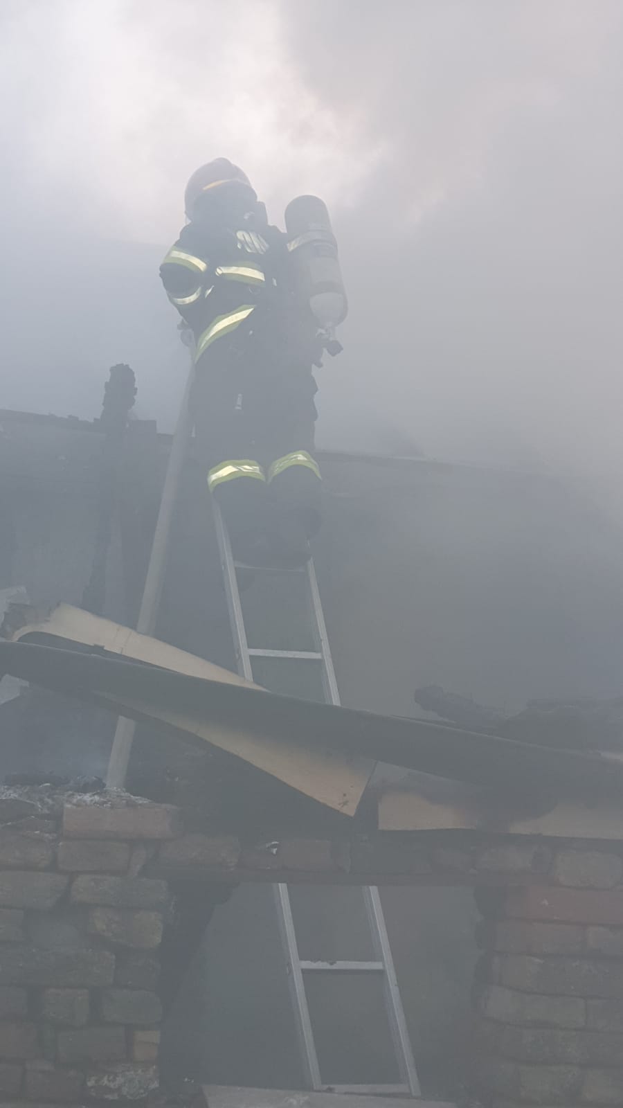 Casă distrusă de flăcări în localitatea timișeană Iohanisfeld