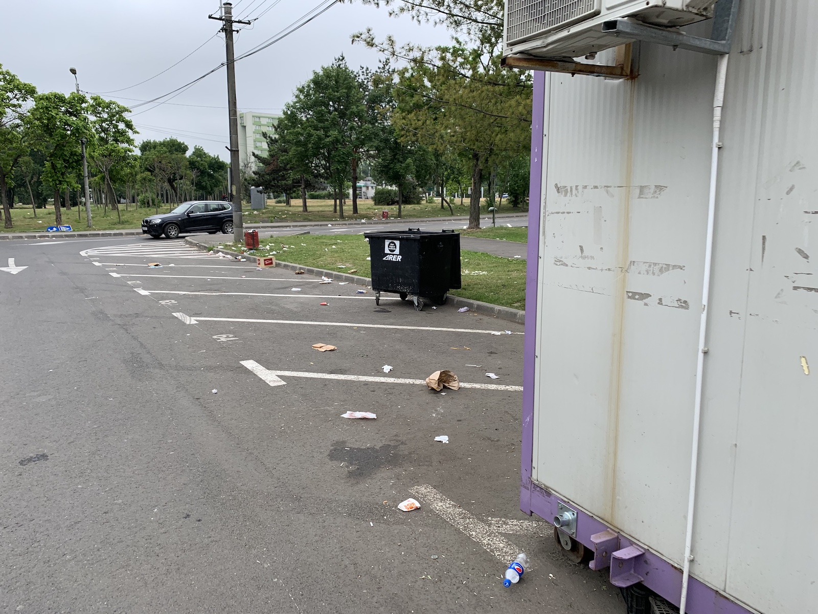 mizerie langa stadion piata volanta foto seba tataru 11