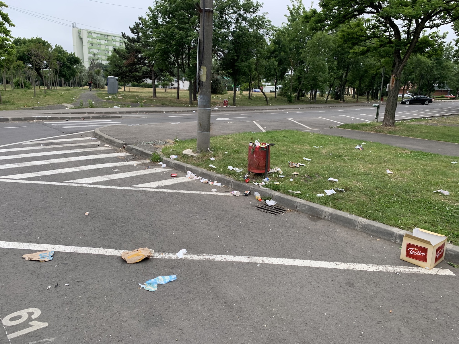 mizerie langa stadion piata volanta foto seba tataru 14
