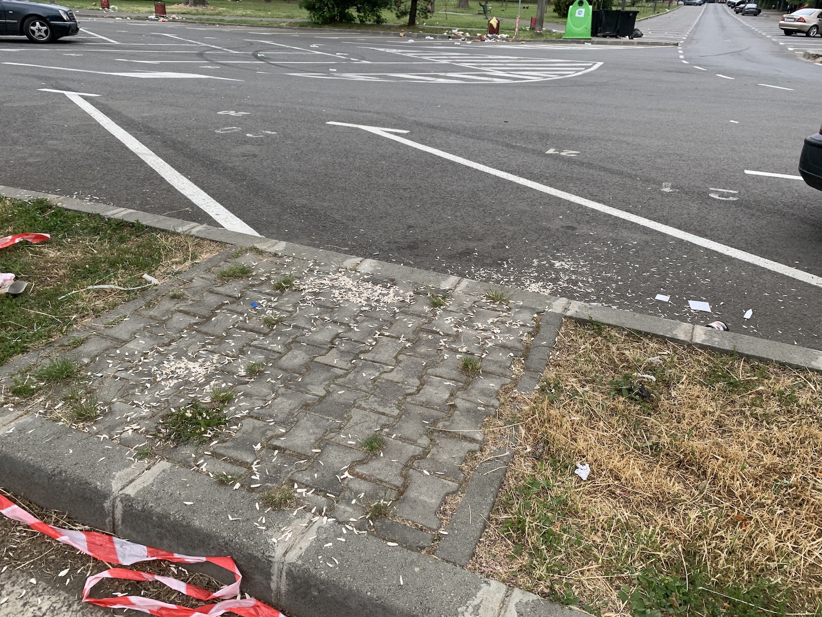 mizerie langa stadion piata volanta foto seba tataru 3