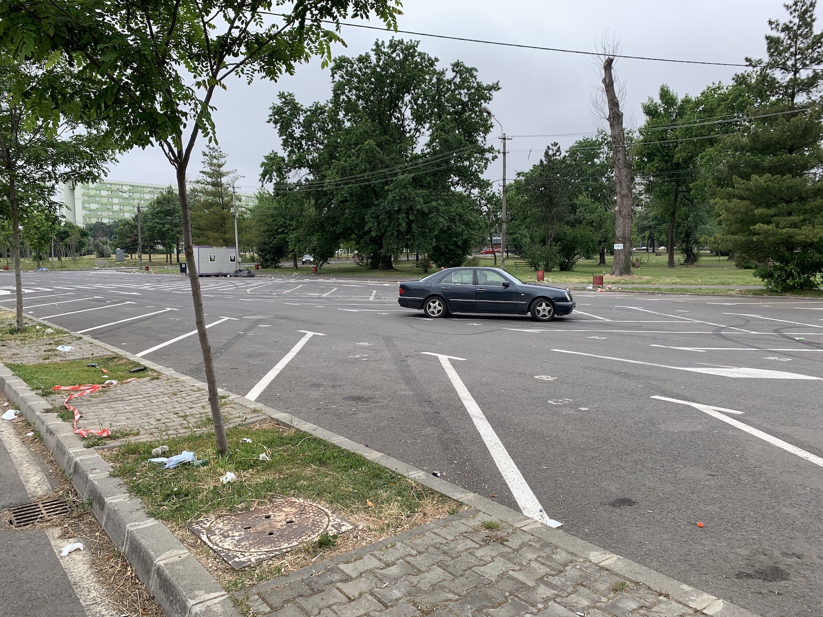 mizerie langa stadion piata volanta foto seba tataru 4