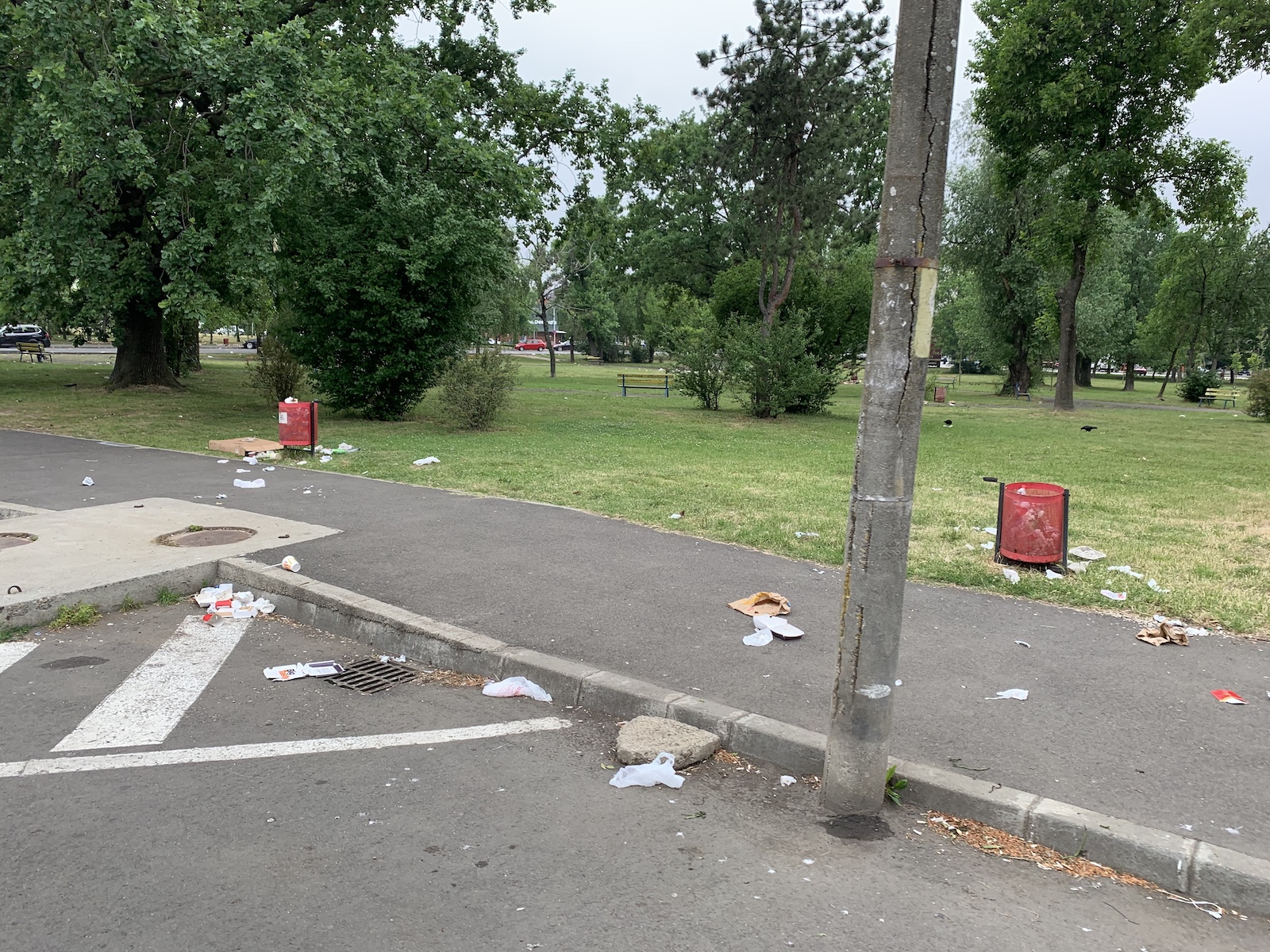 mizerie langa stadion piata volanta foto seba tataru 7