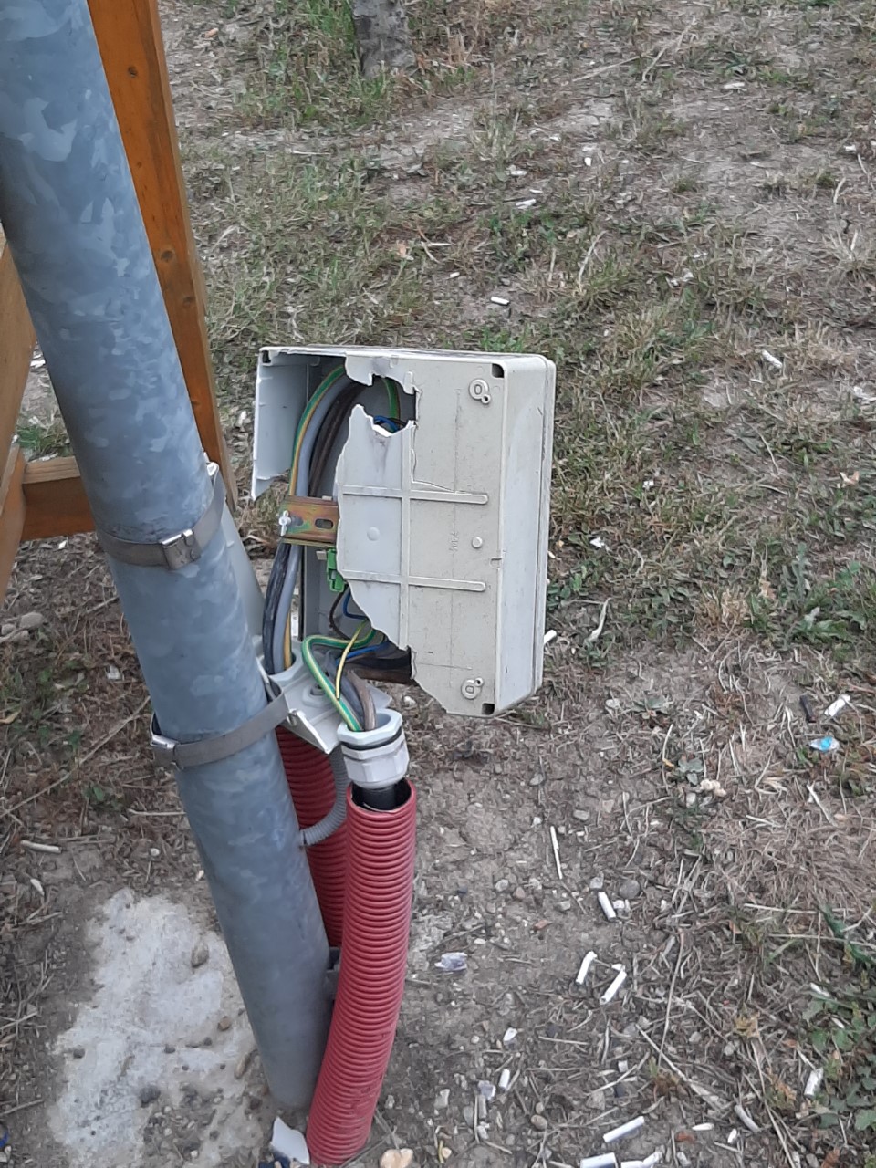 stalpi vandalizati 1