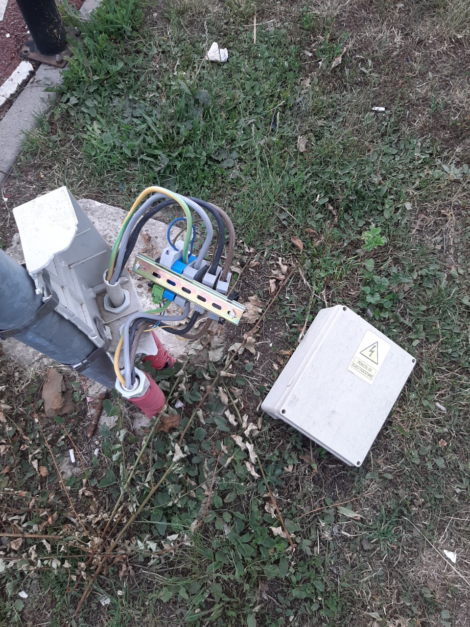 stalpi vandalizati 4