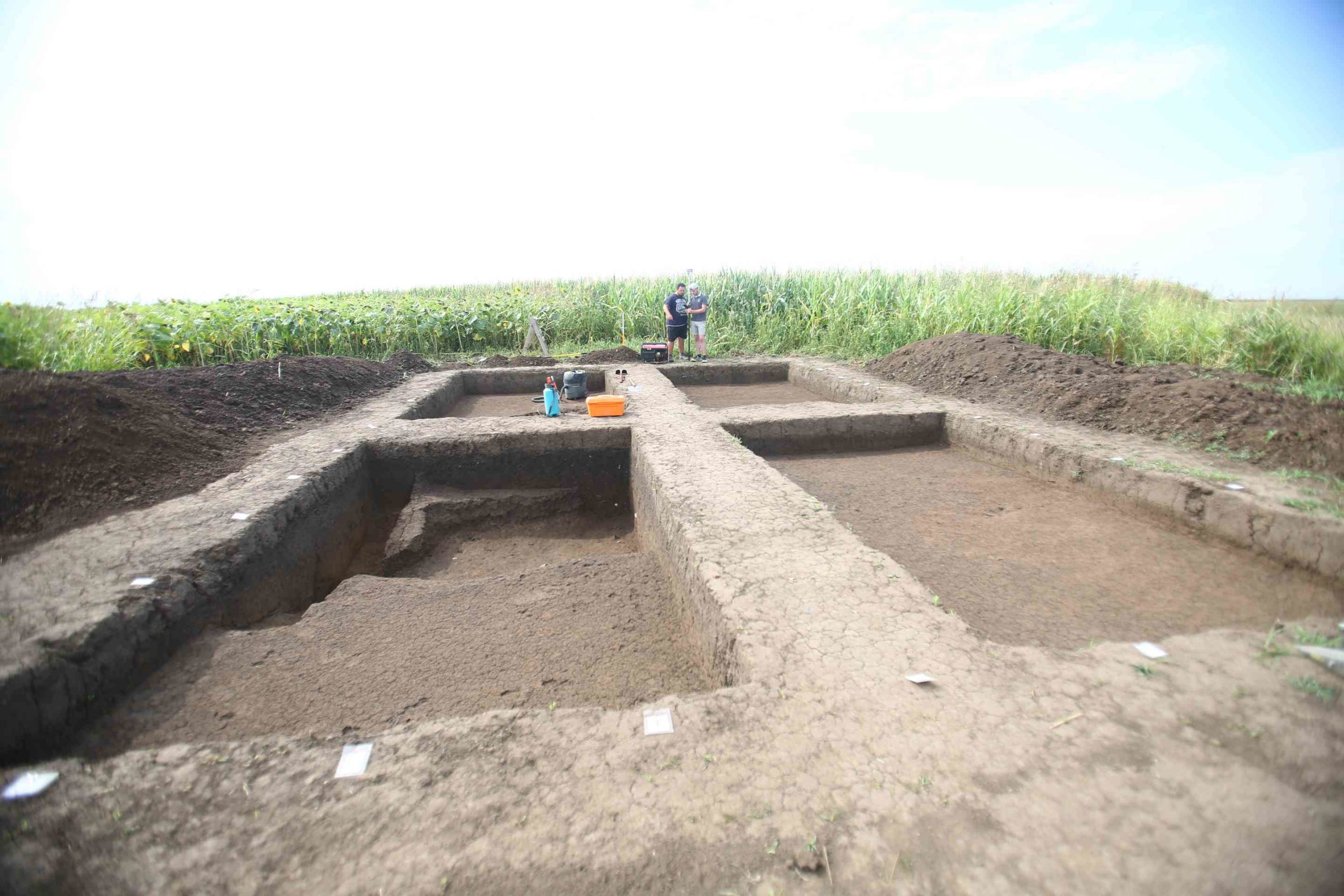 arheologi cornesti iarcuri (1)