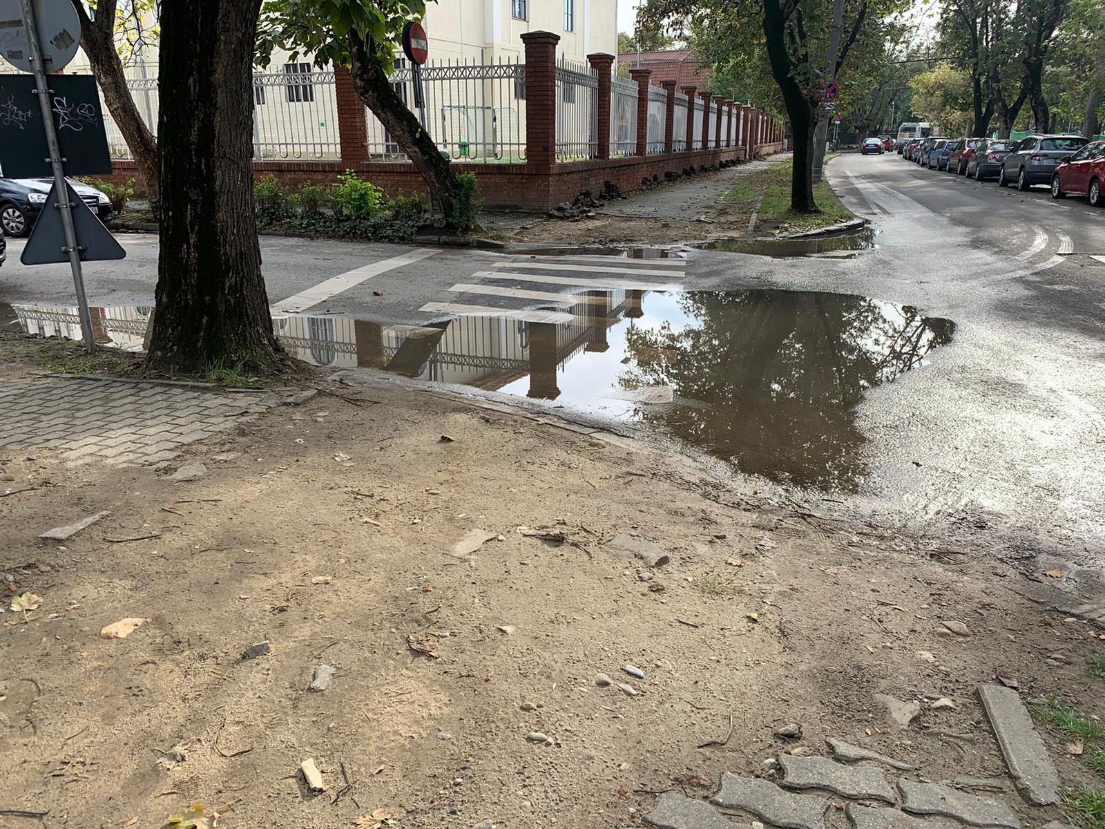 trotuare noroaie bd. mihai eminescu 12