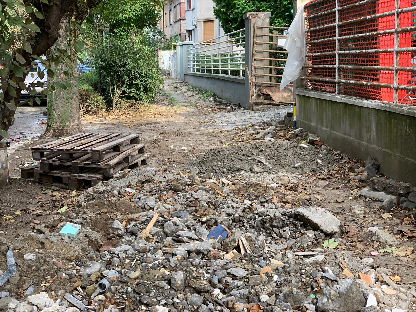 trotuare noroaie bd. mihai eminescu 14