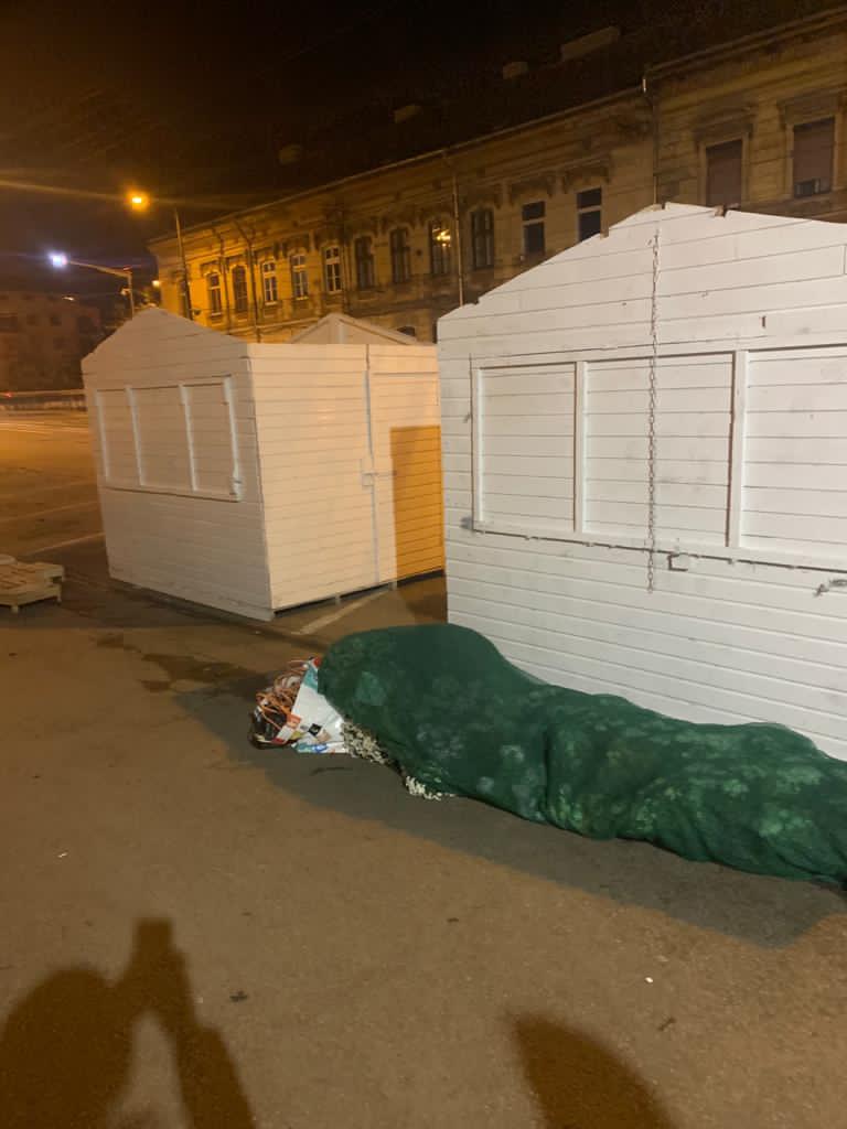 casute targ de craciun piete montare 4