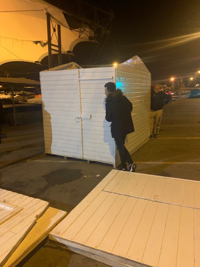 casute targ de craciun piete montare 5