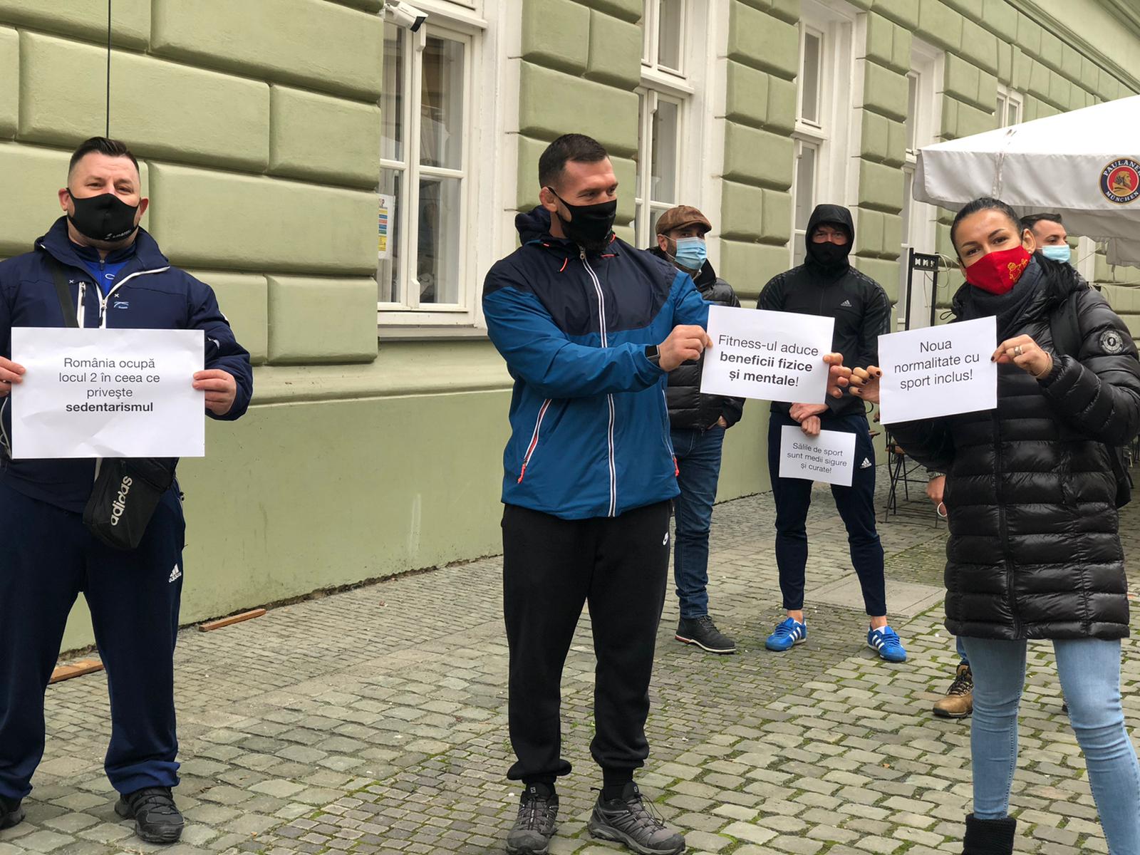 protest deschidere sali sport (3)