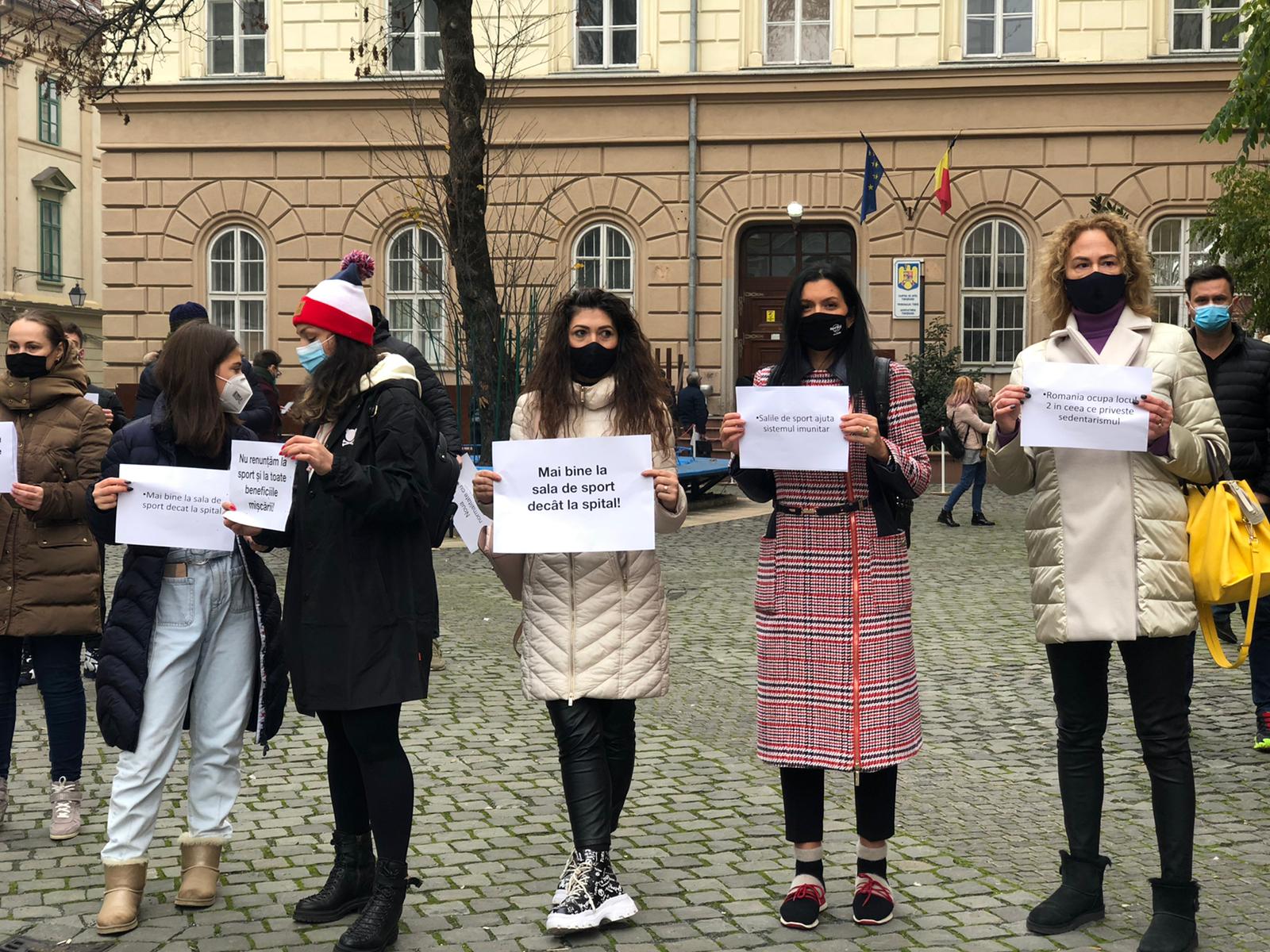 protest deschidere sali sport (5)