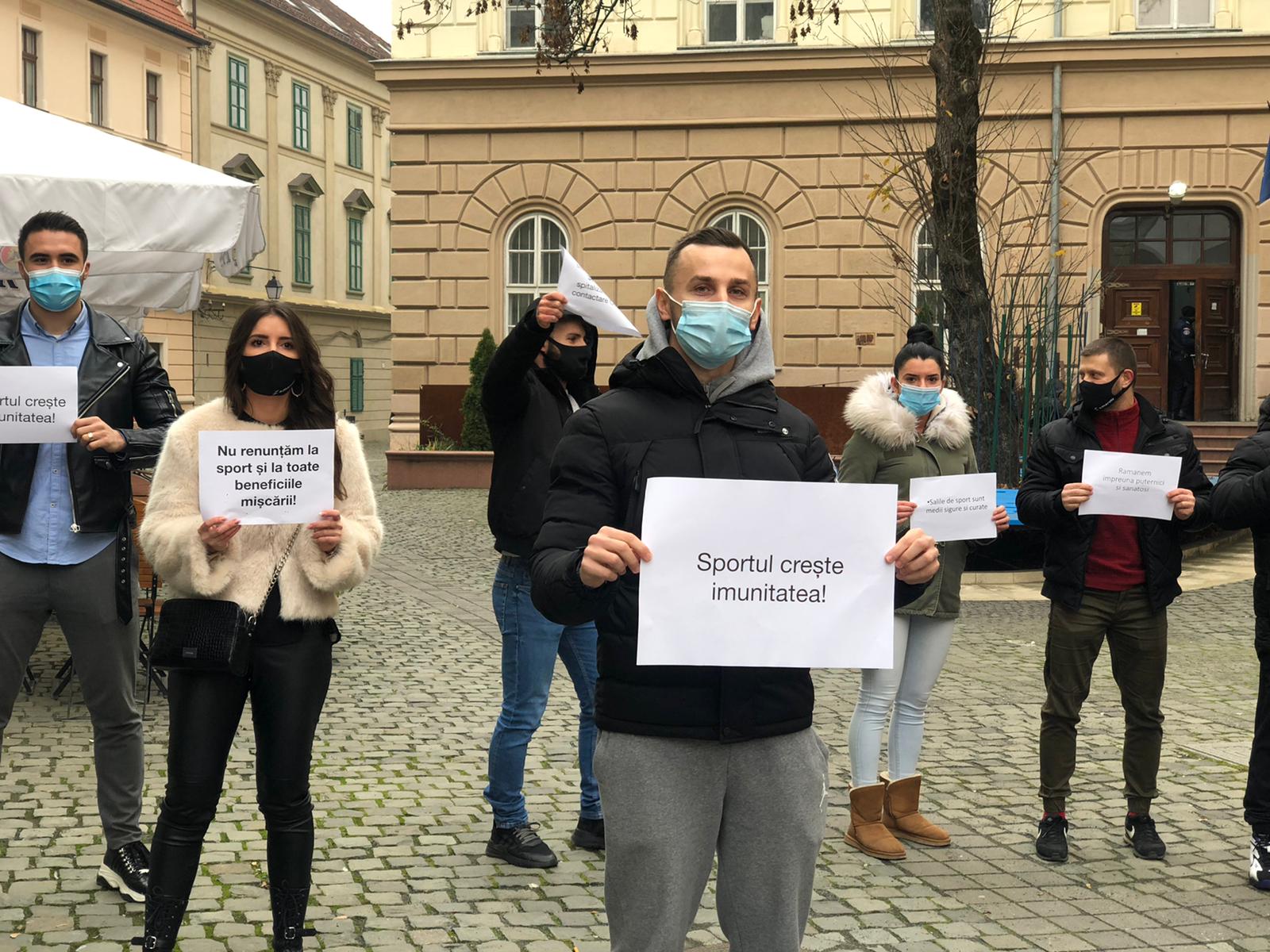 protest deschidere sali sport (6)