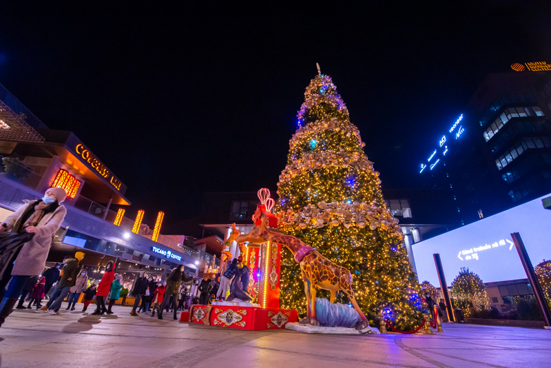 Atmosfera de Crăciun s-a instalat în Iulius Town