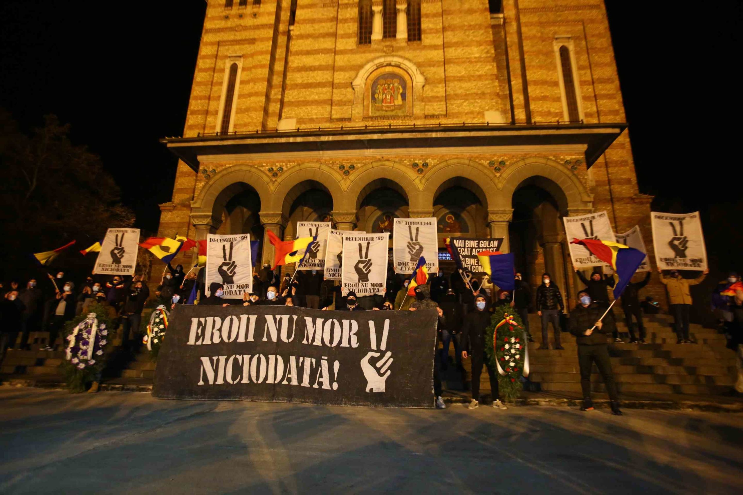 Marș revoluție (2)