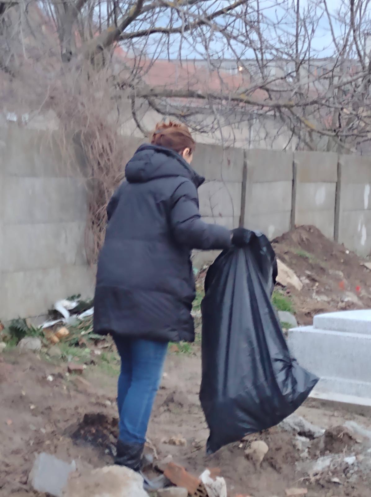 gunoaie cimitir buziasului (13)