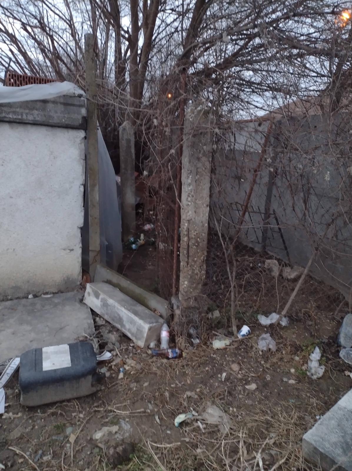 gunoaie cimitir buziasului (14)