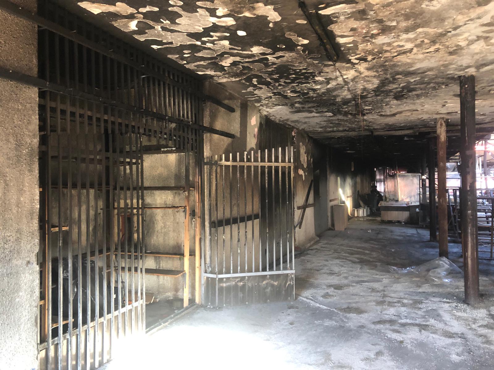 piata 700 flacari incendiu (4)