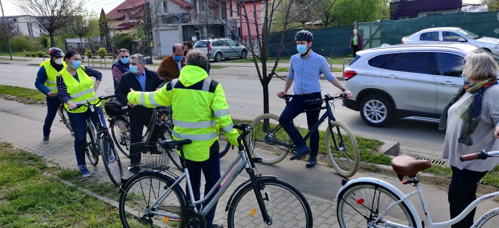 sefi din primarie cu bicicleta prin oras latcau fritz 1