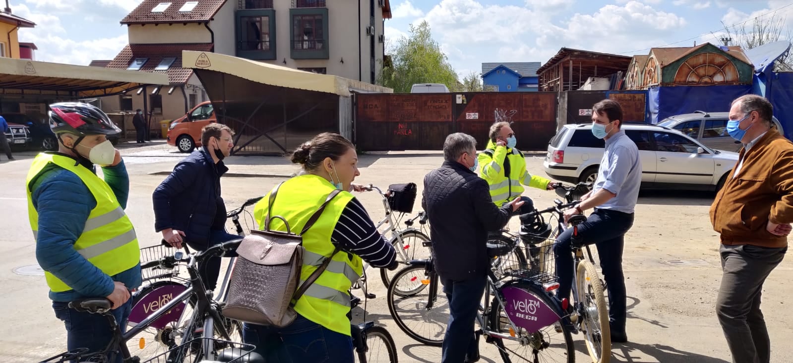 sefi din primarie cu bicicleta prin oras latcau fritz 2
