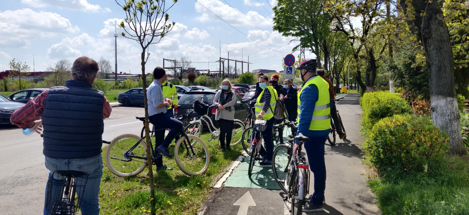 sefi din primarie cu bicicleta prin oras latcau fritz 3