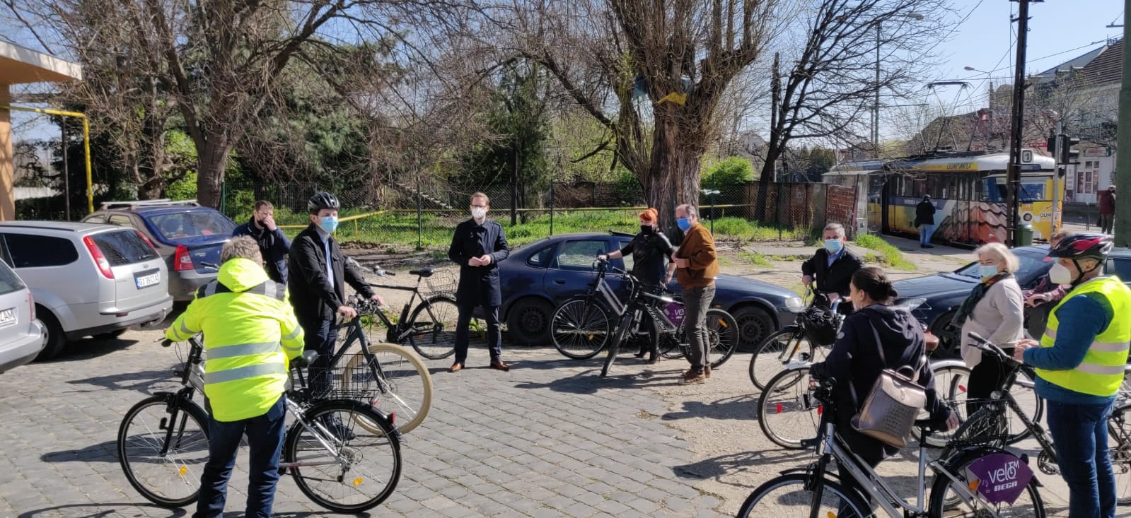 sefi din primarie cu bicicleta prin oras latcau fritz 5