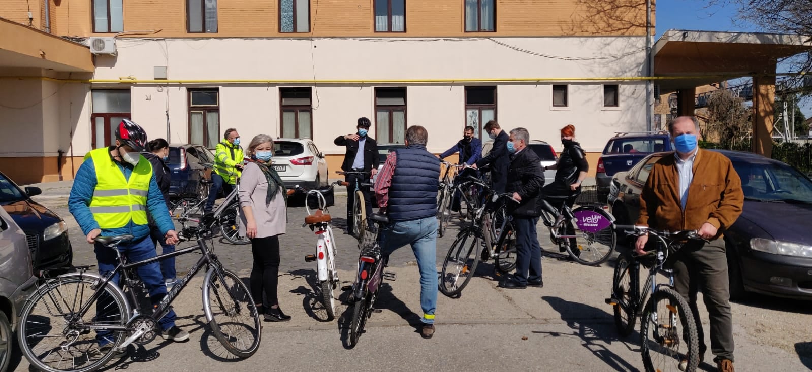 sefi din primarie cu bicicleta prin oras latcau fritz 8
