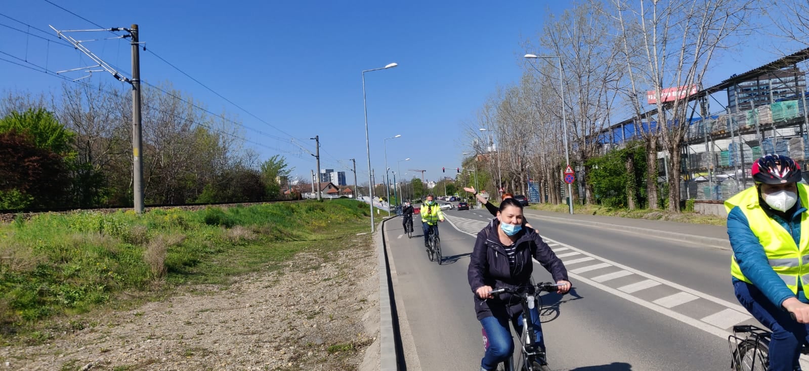 sefi din primarie cu bicicleta prin oras latcau fritz 10