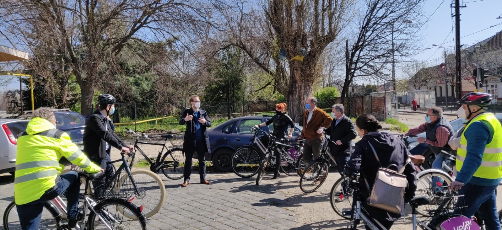 sefi din primarie cu bicicleta prin oras latcau fritz 11