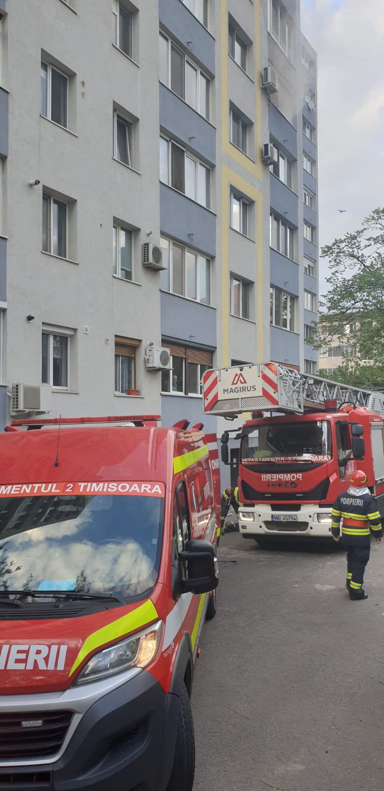 Incidendiu pornit de la o lumânare lăsată aprinsă, în ziua de Paște, la Timișoara