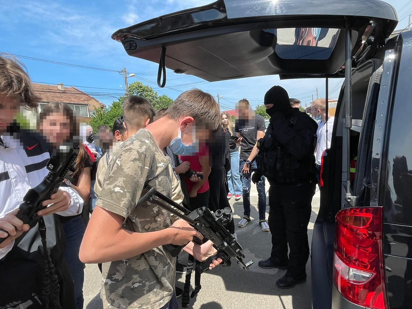 1b9a72d3-d8db-4c66-80c1-f5833d8d1e12