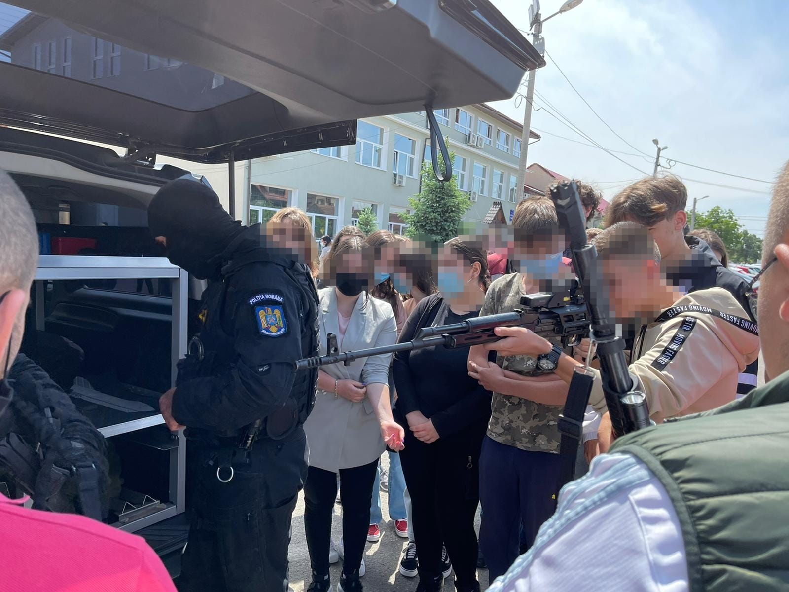 2fbcf0f5-800e-4d73-84a1-b6736b70b6f8