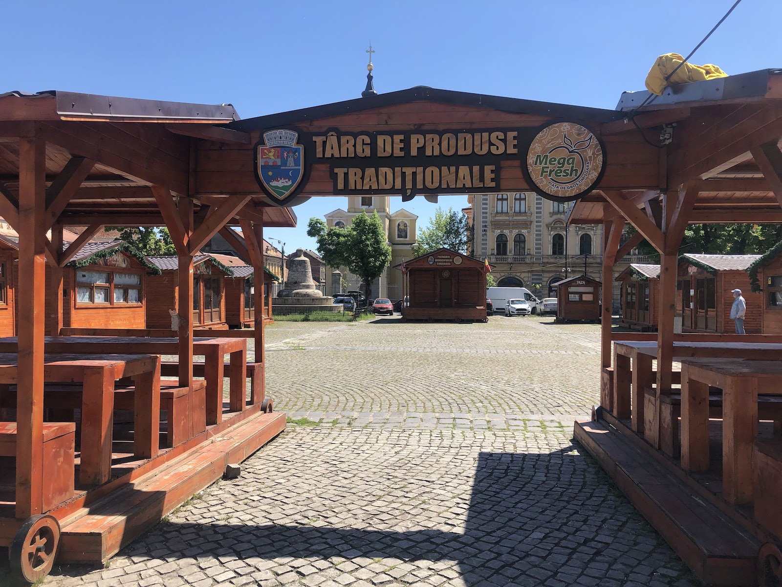 targ produse traditionale casute piata traian 2