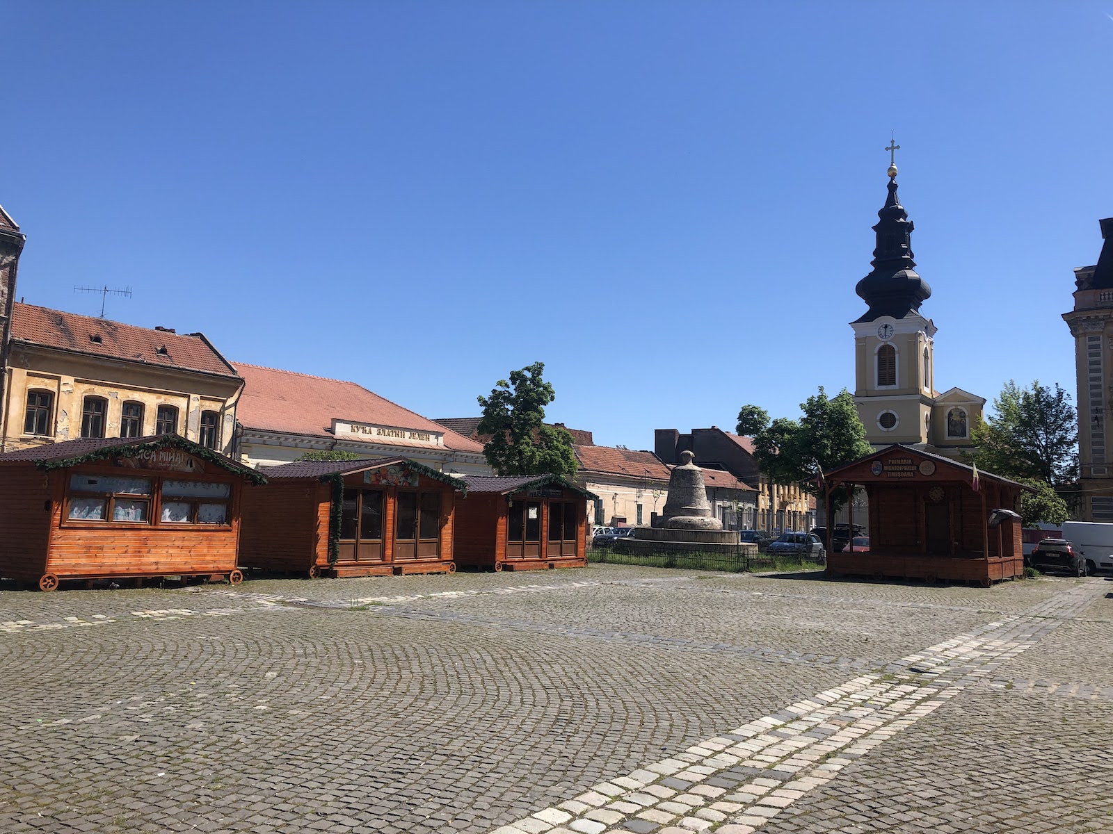 targ produse traditionale casute piata traian 3