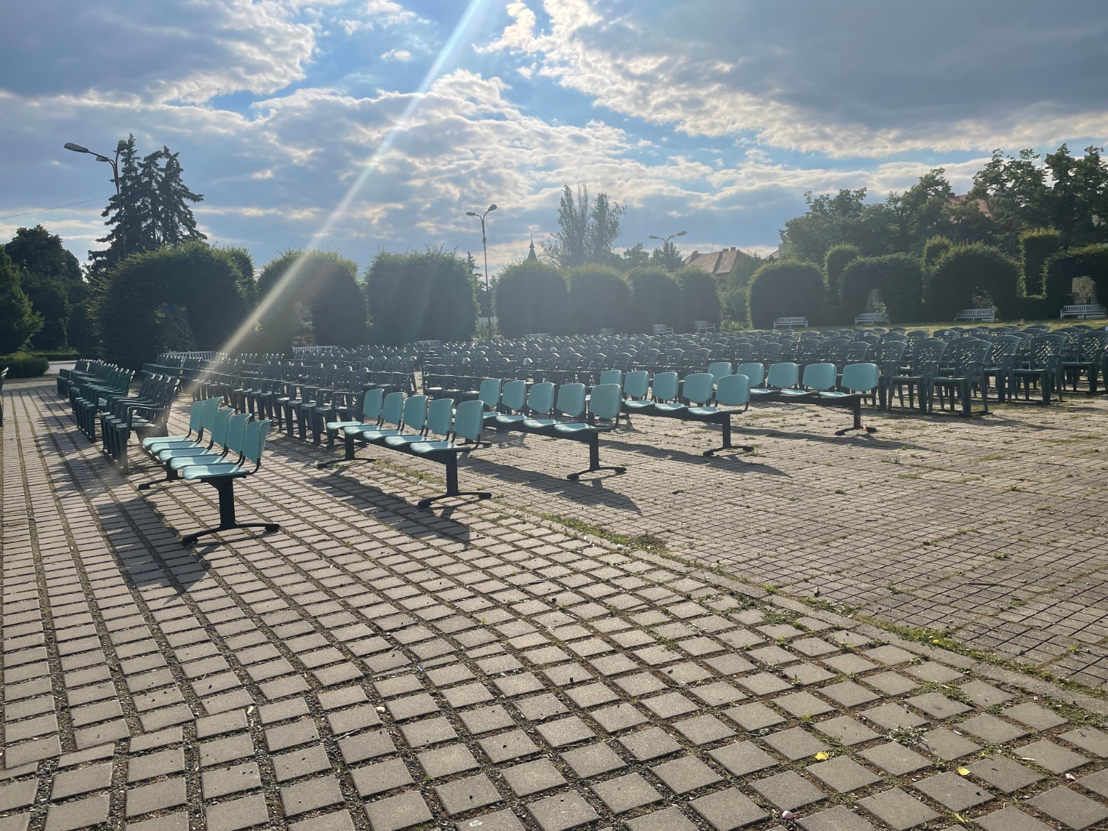 scena parcul rozelor inainte de reabilitare 1