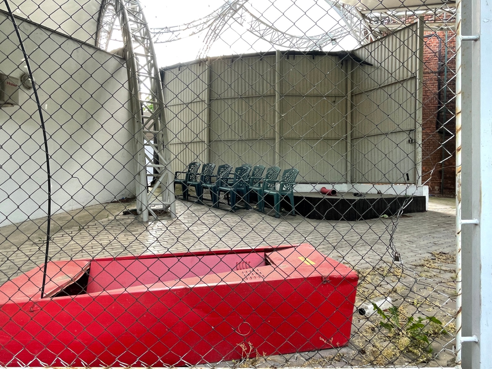 scena parcul rozelor inainte de reabilitare 3