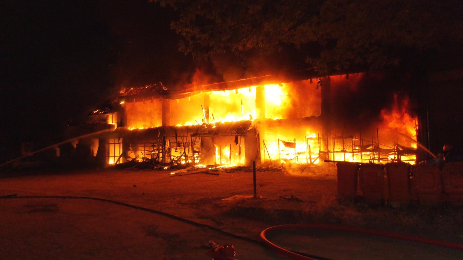 pompieri incendiu (2)